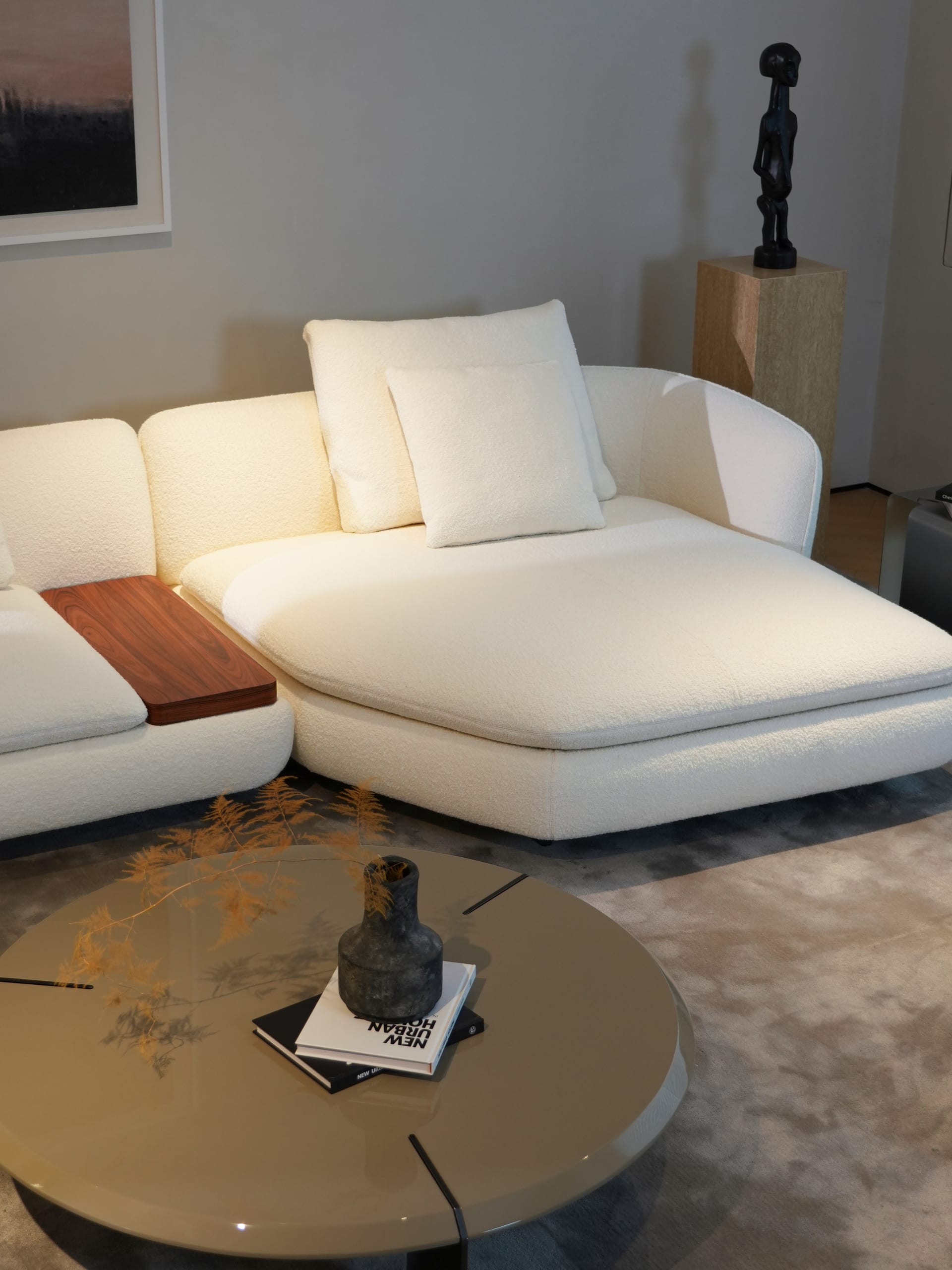 Vivian Sofa detail 1